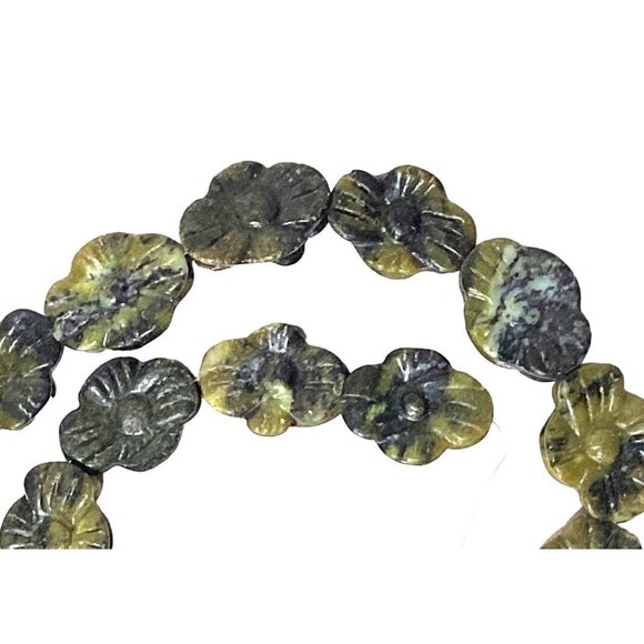 Oldstock Carved Serpentine Beads Oval Carved Floral 16.5" Strand of 17 Beads - Picture 4 of 4